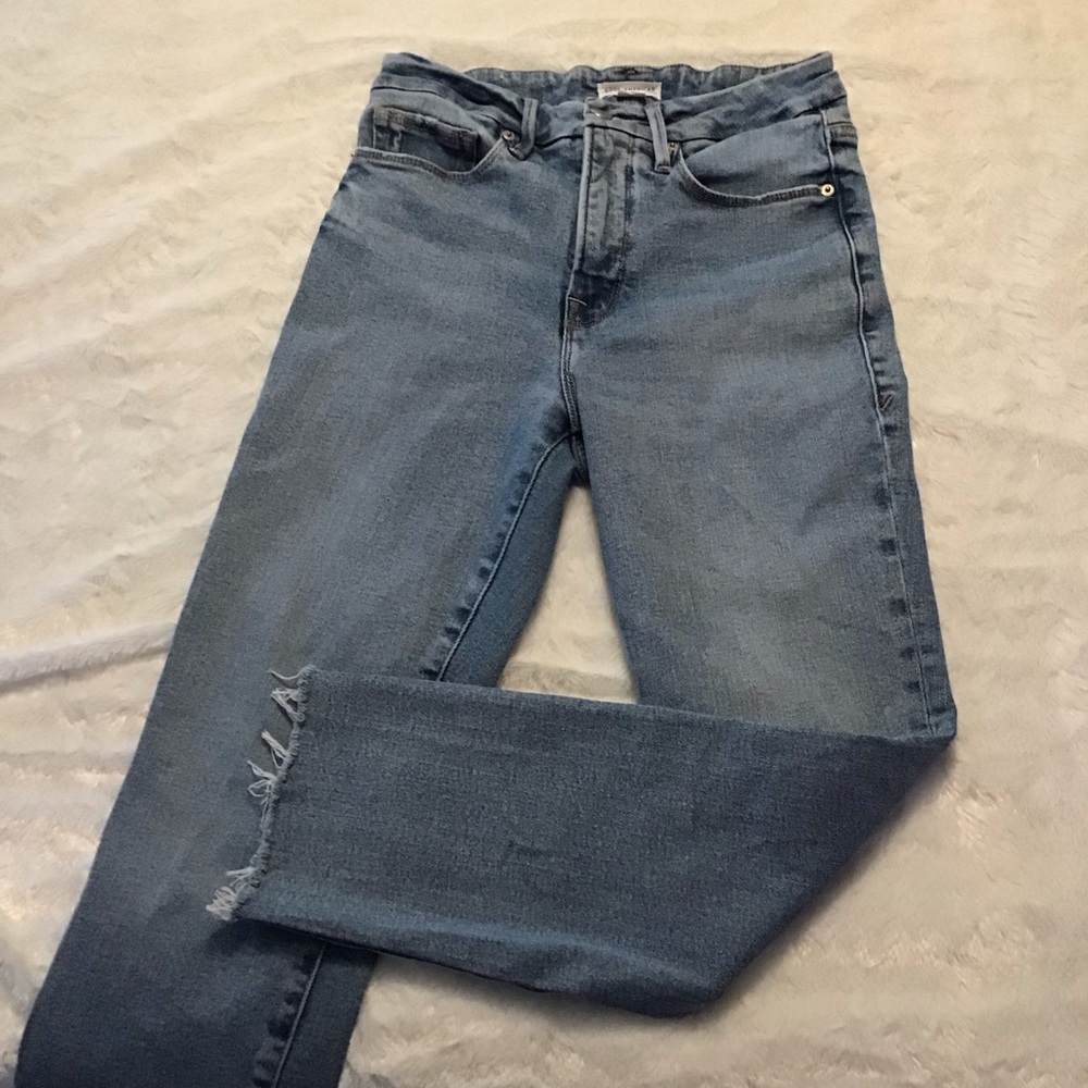 Good American Jeans, Light Wash, Frayed Hem.  Size 4 / W 27